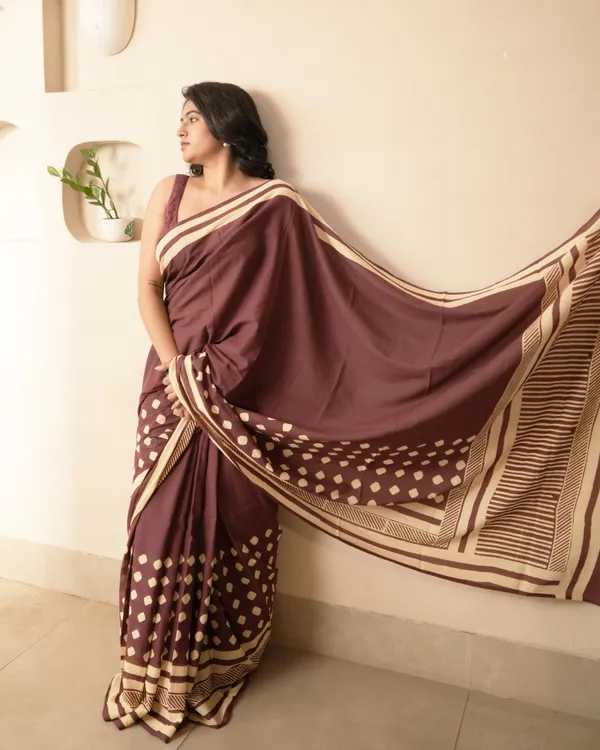 Maroon_Cotton_H_Block_Printed_Mul_Saree_With_Tassels_For_Women